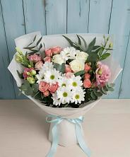 Букет цветов из:  Розы, Лизиантусы и Хризантемы в Парфентьево