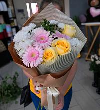 Букет цветов из:  Герберы, Розы и Хризантемы в Парфентьево