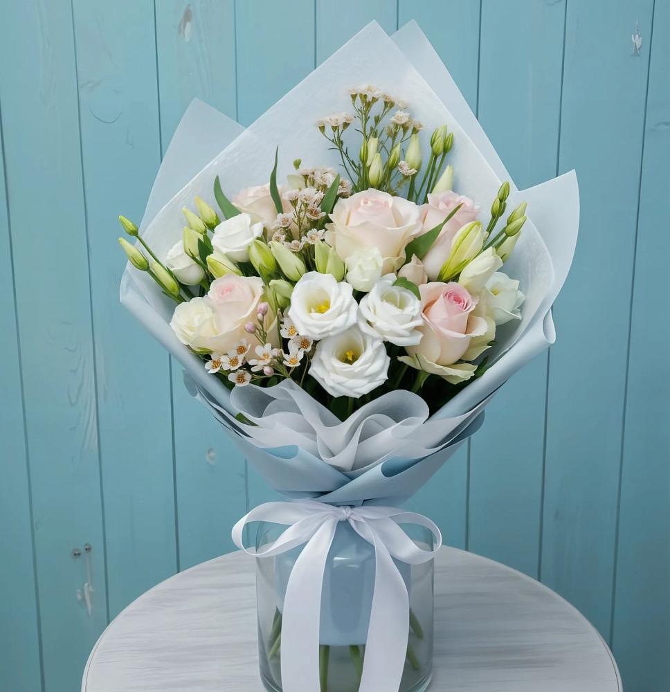 Букет цветов из: Розы и Лизиантусы в Парфентьево