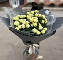 Букет Белые кустовые розы Солинеро в Парфентьево