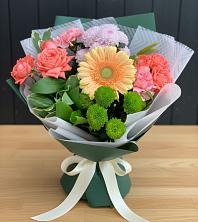 Букет цветов из:  Гвоздики, Розы, Герберы и Хризантемы в Парфентьево