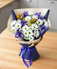 Букет цветов из:  Розы, Ирисы и Хризантемы в Парфентьево