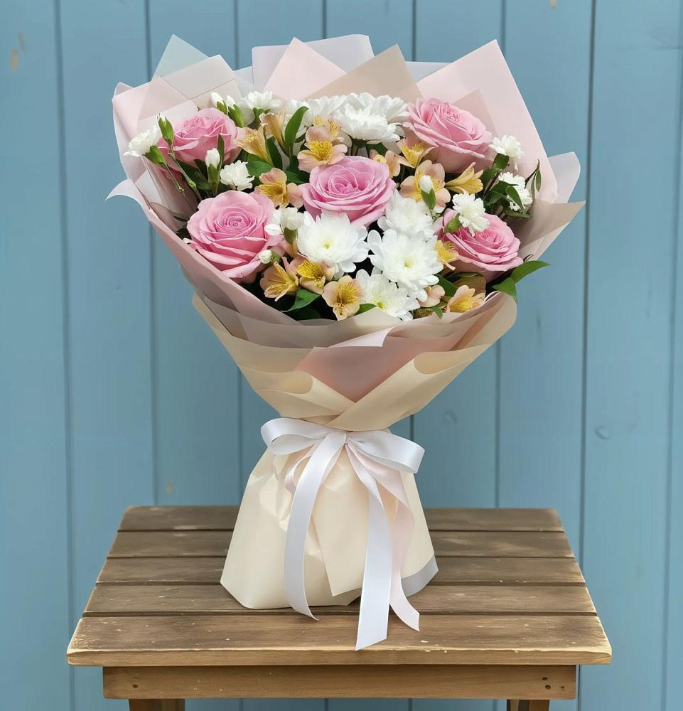 Букет цветов из: Гвоздики, Орхидеи и Розы в Парфентьево